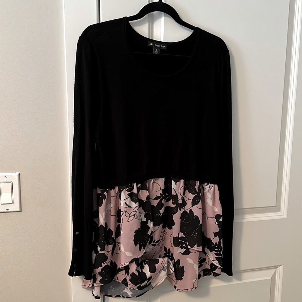 EUC A Pea In The Pod Maternity Sweater with Flounce Size L